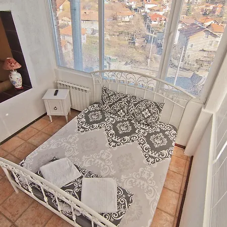 Snow Heaven فندق 2*